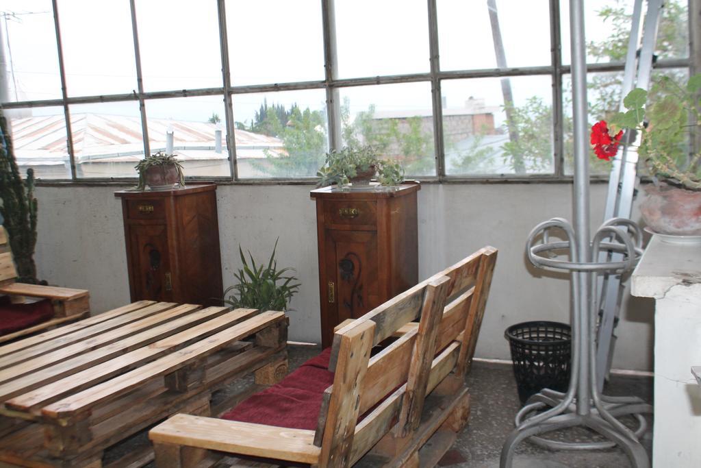 Tlt Guest House Telavi Esterno foto