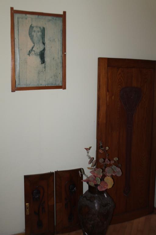 Tlt Guest House Telavi Esterno foto