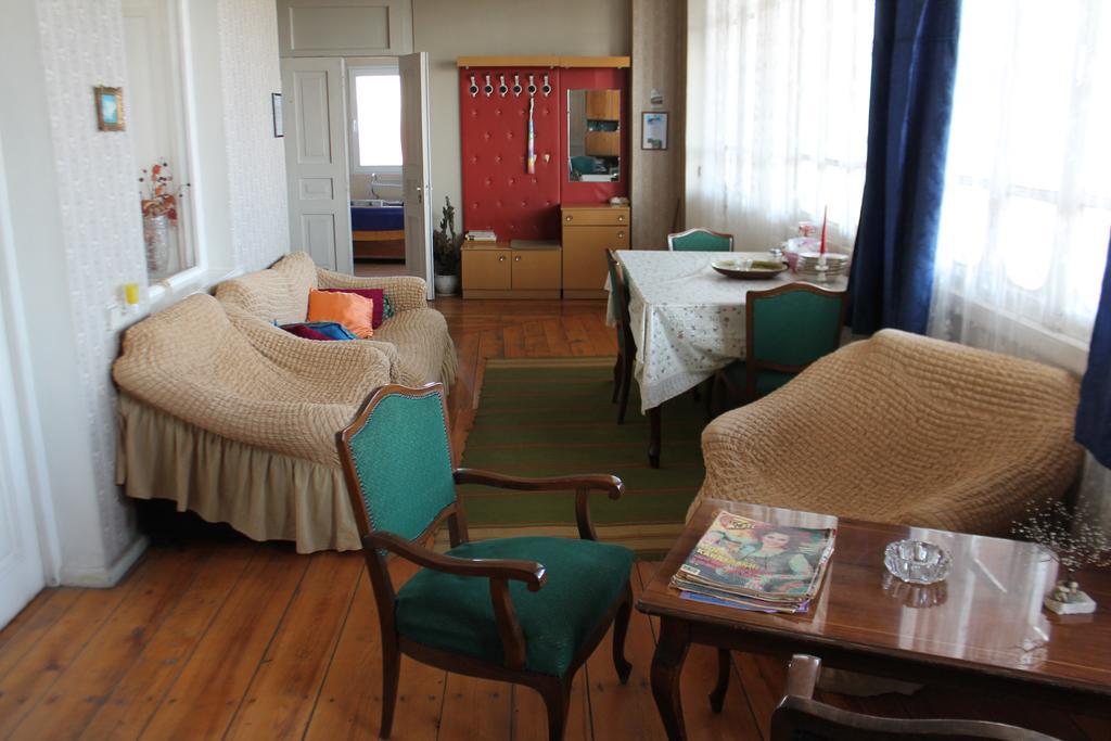 Tlt Guest House Telavi Esterno foto