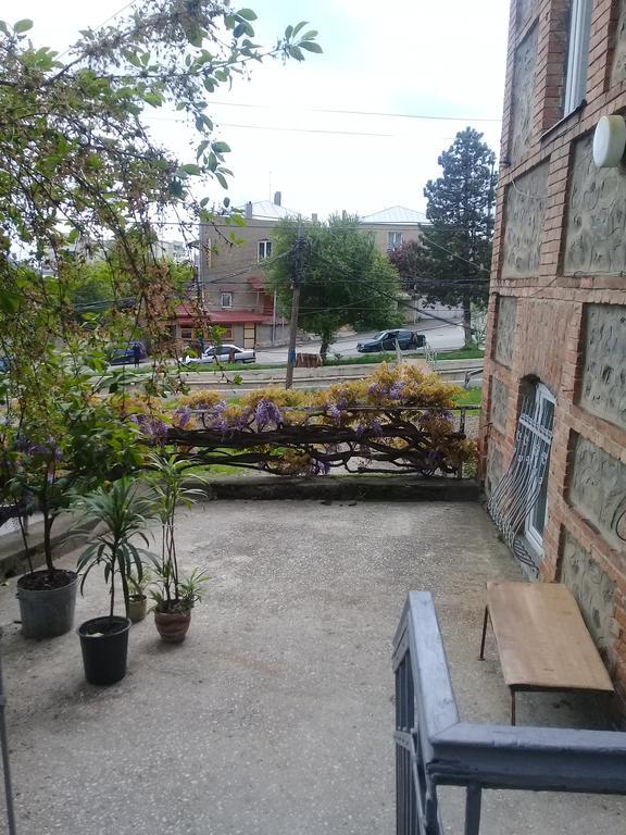 Tlt Guest House Telavi Esterno foto